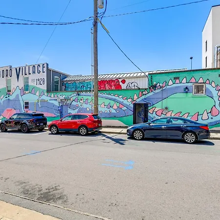 Holiday home Walk To Vanderbilt: Eclectic In Nashville