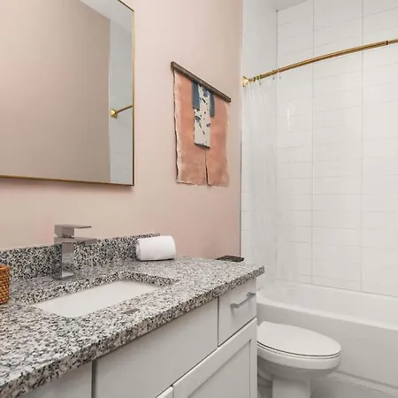 Beautiful 3bd With 2 Story Rooftop For Holiday home Nashville