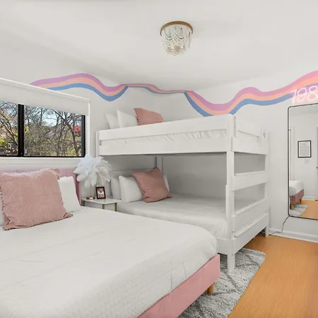 Swiftie Paradise, Music Row Unit 1 * Nashville