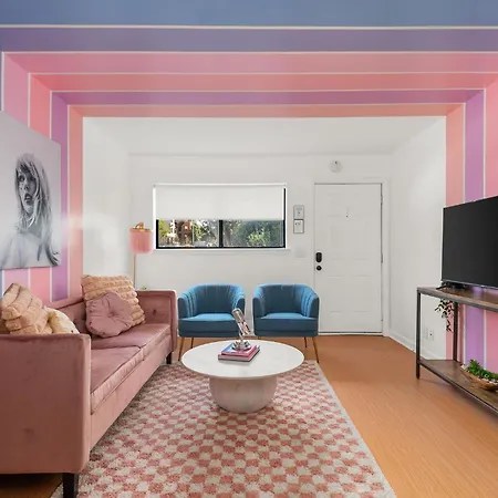 Swiftie Paradise, Music Row Unit 1 * Nashville