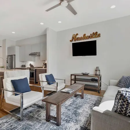 Holiday home Spacious In - 2mi To Lower Broadway Nashville