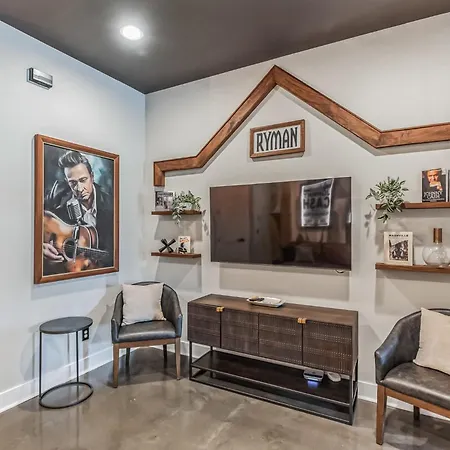 Holiday home Chic West End Loft Right Next Door To Vanderbilt Nashville