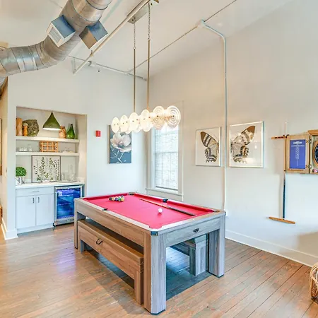 Walk To Vanderbilt: Eclectic In Holiday home