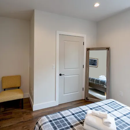 Holiday home Charming Historic Loft Near Centennial Park *