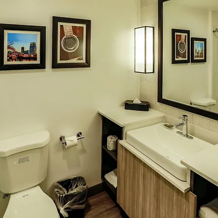 Hotel Country & By Radisson Airport Tn Nashville