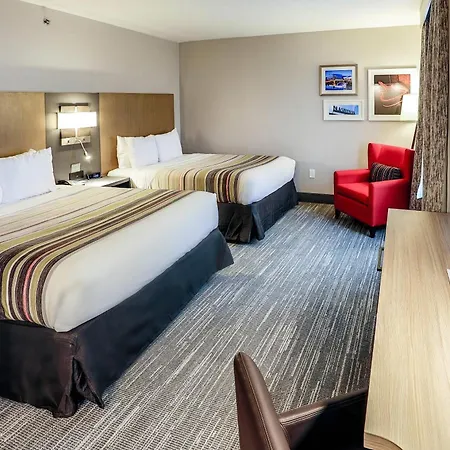 Country & By Radisson Airport Tn