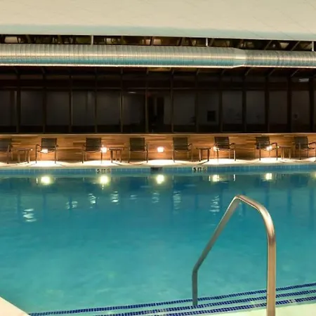 Airport Marriott Hotel 4*