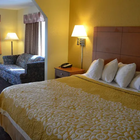 Days By Wyndham Airport East Nashville