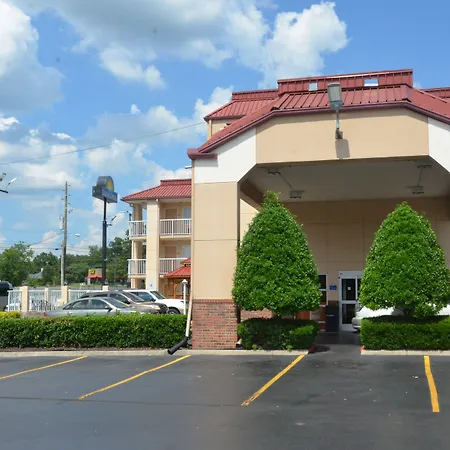 Days By Wyndham Airport East Hotel