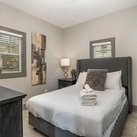 Holiday home Gray Pearl- Single-family -4 Mins To Broadway *