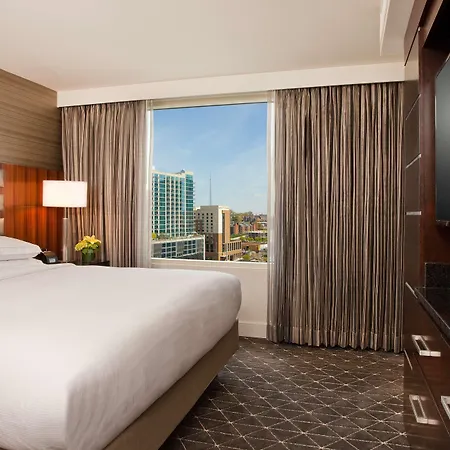 Hilton Downtown 4*