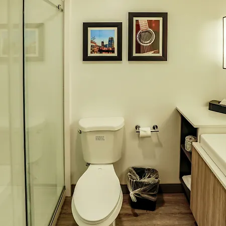 Hotel Country & By Radisson Airport Tn Nashville