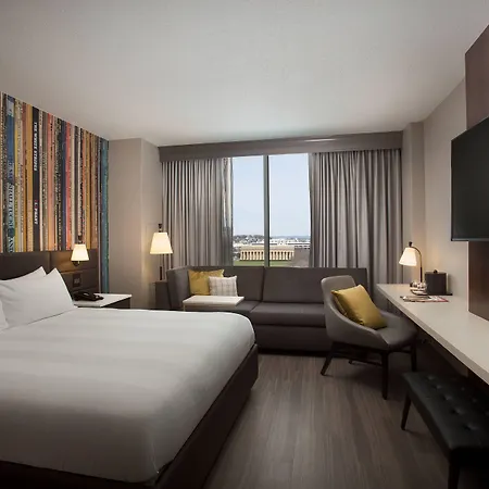 Hotel Marriott At Vanderbilt 4*