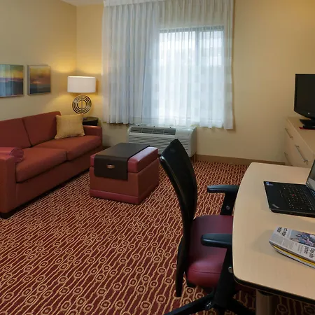 Towneplace By Marriott Airport 3*