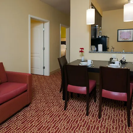 Towneplace By Marriott Airport Hotel
