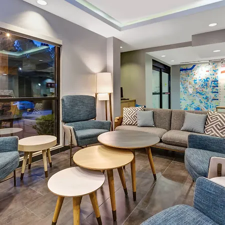Towneplace By Marriott Airport Hotel