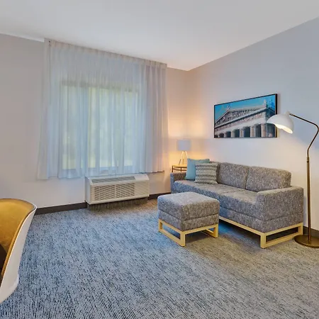 Towneplace By Marriott Airport Hotel