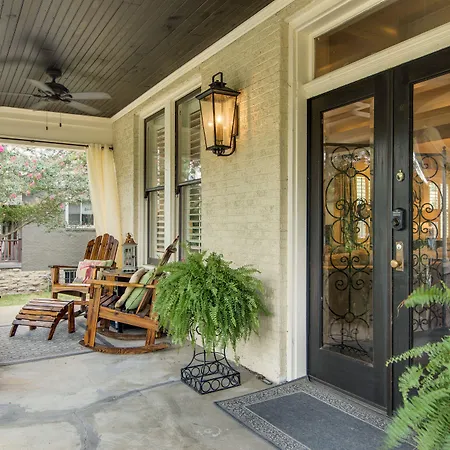 Bed & Breakfast Caroline House Historic 4*