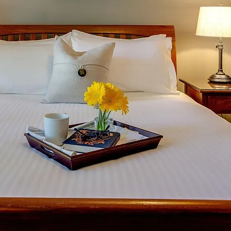 Caroline House Historic Bed & Breakfast Nashville
