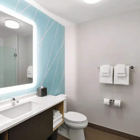 Hotel Avid - Airport By Ihg