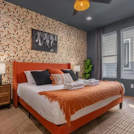 The Vinyl Vault By Local Holiday home Nashville
