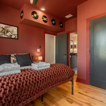 The Vinyl Vault By Local Holiday home