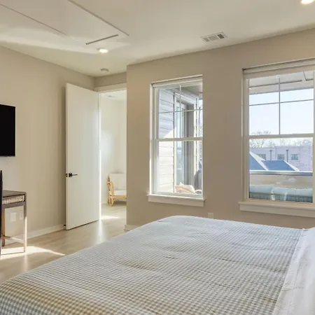 Sleeps 16 2 Modern Townhomes Minutes To Broadway Lischey 98 Degrees By Avantstay * Nashville