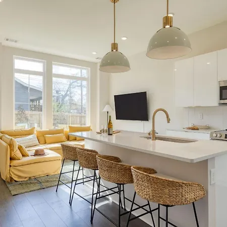 Sleeps 16 2 Modern Townhomes Minutes To Broadway Lischey 98 Degrees By Avantstay Nashville
