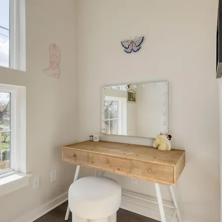 Sleeps 16 2 Modern Townhomes Minutes To Broadway Lischey 98 Degrees By Avantstay *