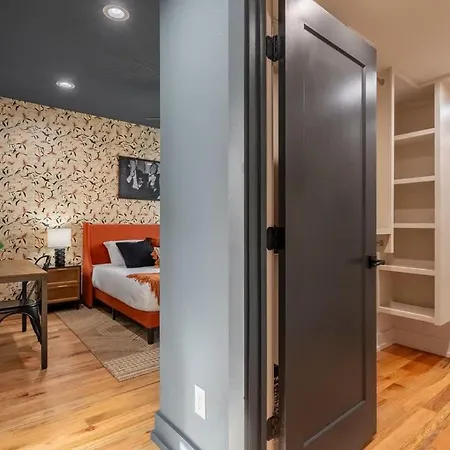 The Vinyl Vault By Local Holiday home Nashville