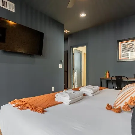 The Vinyl Vault By Local Holiday home