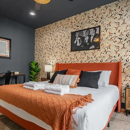 The Vinyl Vault By Local Holiday home