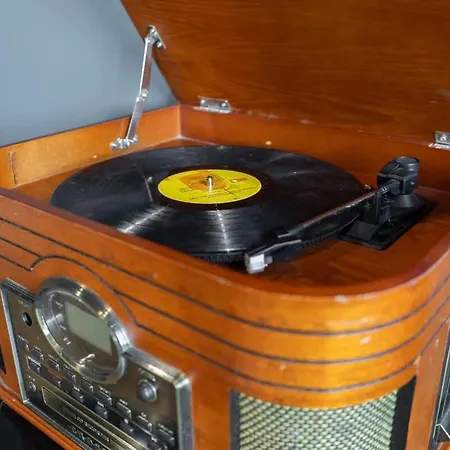 The Vinyl Vault By Local Holiday home *