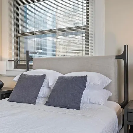 Landing Beautiful 2Bd Gym Apartment