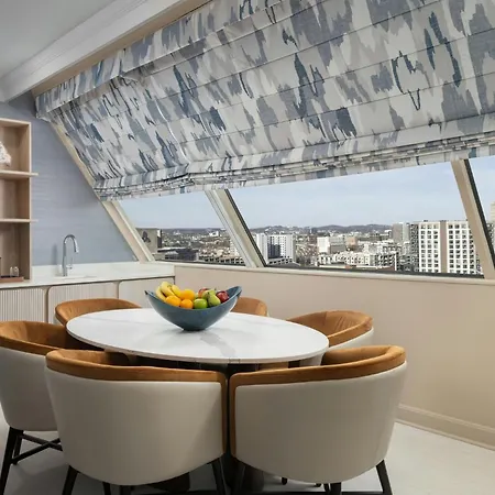 Loews At Vanderbilt Plaza 4*