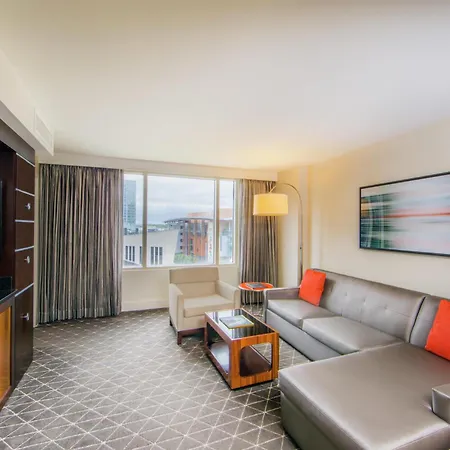 Hilton Downtown Hotel 4*