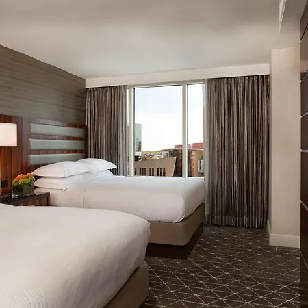 Hilton Downtown Hotel 4*