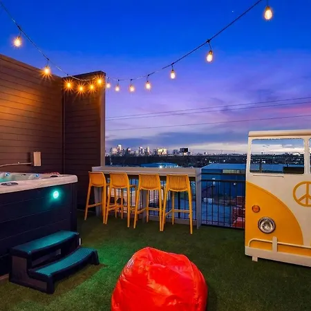 That '70s Show By Avantstay Holiday home