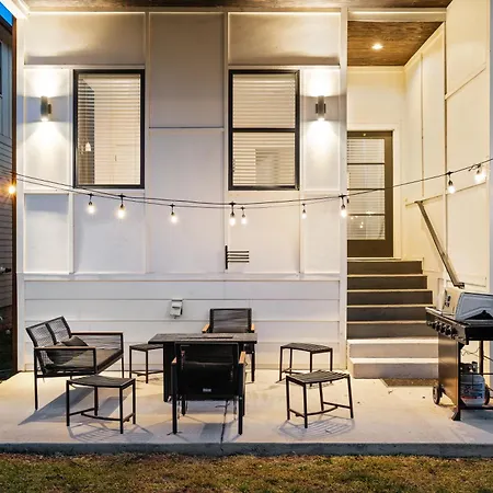 Balcony Bar, Grill & Firepit With A View And Sleeps 16 Only 8 To Broadway Nashville