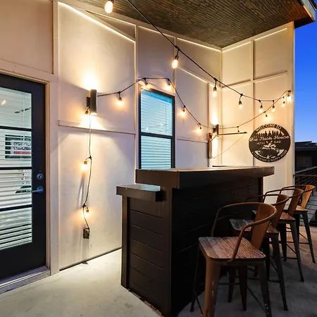 Balcony Bar, Grill & Firepit With A View And Sleeps 16 Only 8 To Broadway *
