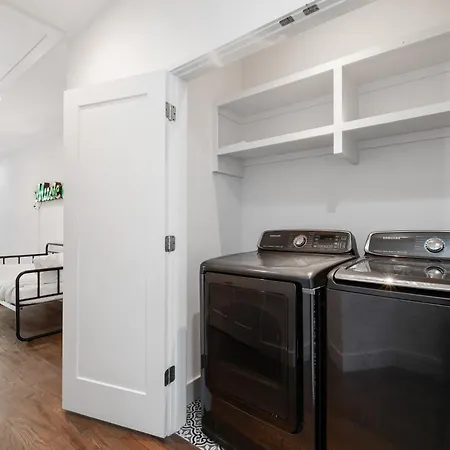 Balcony Bar, Grill & Firepit With A View And Sleeps 16 Only 8 To Broadway