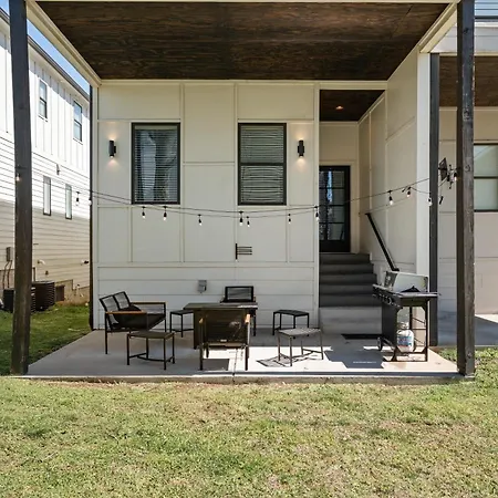 Balcony Bar, Grill & Firepit With A View And Sleeps 16 Only 8 To Broadway Nashville