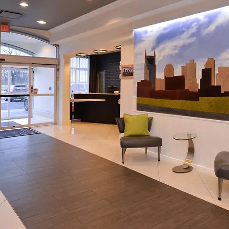 Country & By Radisson Airport Tn 4*