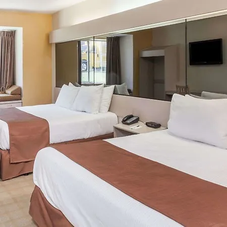 Hotel Microtel & By Wyndham