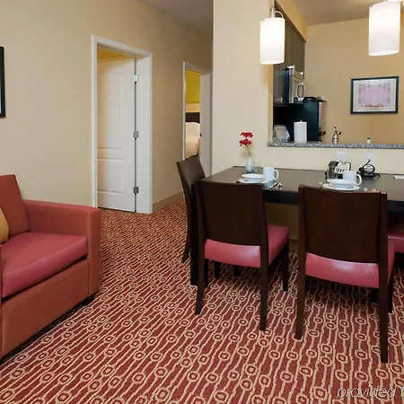 Towneplace By Marriott Airport Hotel