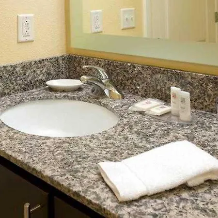 Towneplace By Marriott Airport Hotel 3*