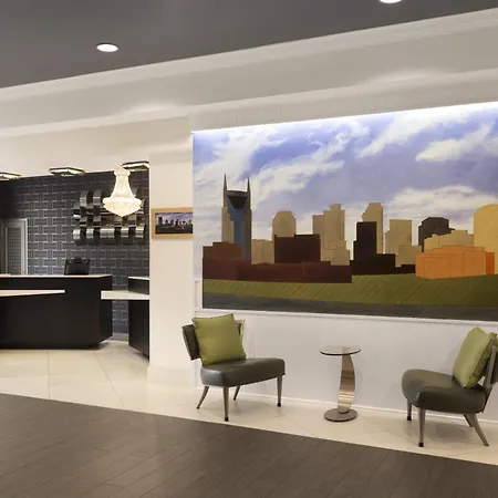 Country & By Radisson Airport Tn Hotel 4*