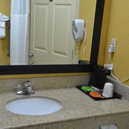 Hotel Days By Wyndham Airport East