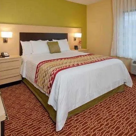 Towneplace By Marriott Airport 3*