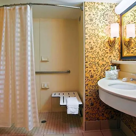 Hotel Embassy - At Vanderbilt 3*